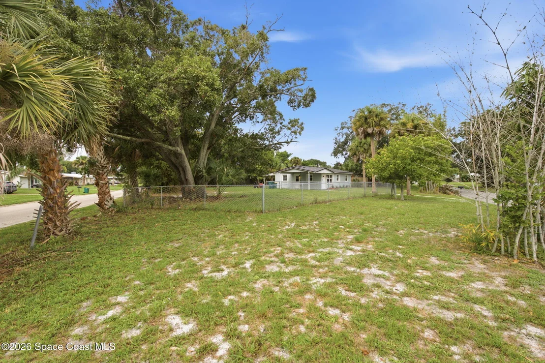 Photo of 2267 Robinhood Drive