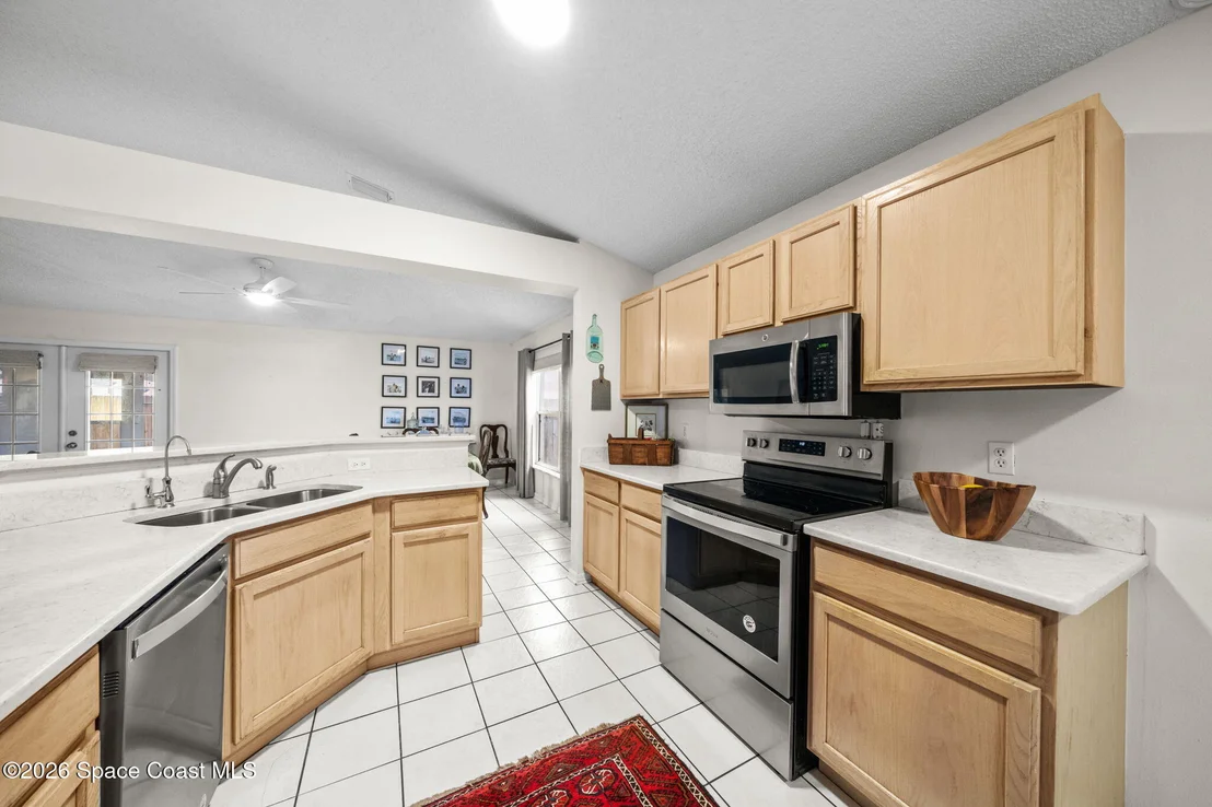 Photo of 1272 White Oak Circle