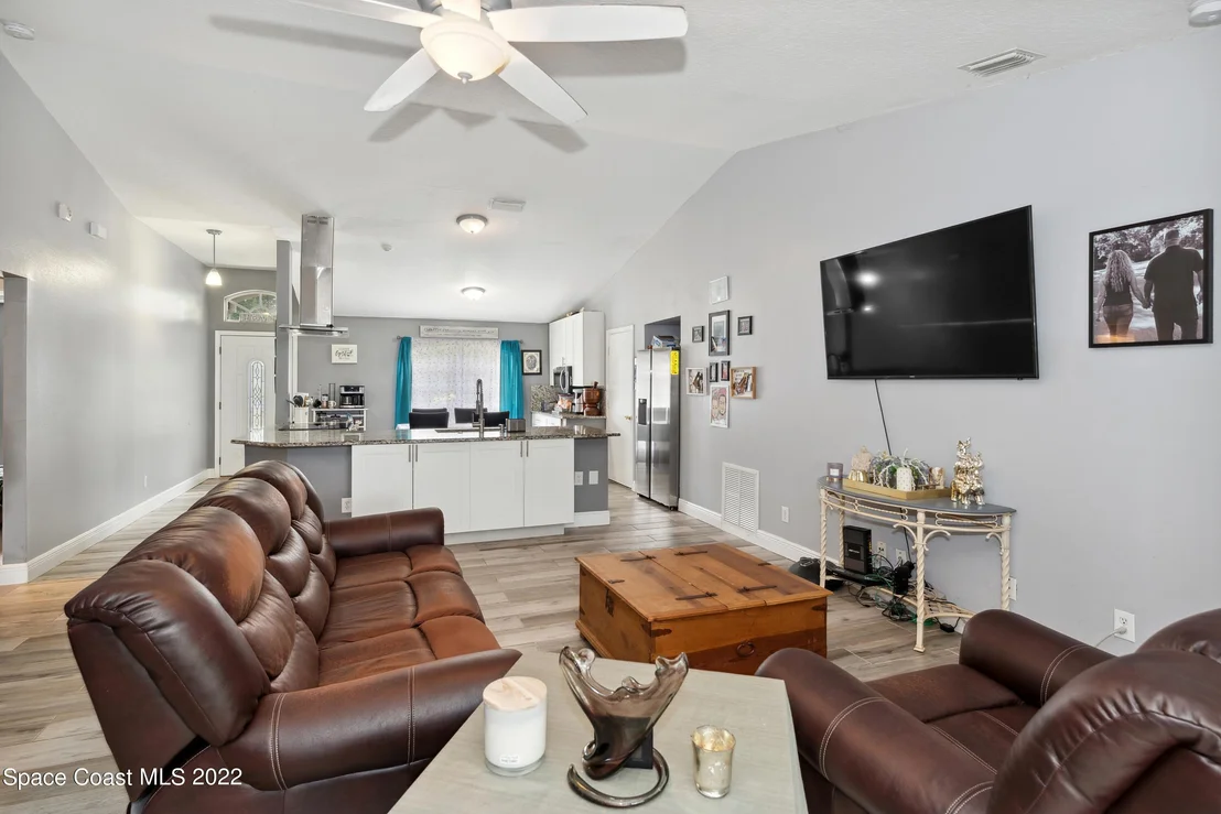 Photo of 816 Tedder Road SE