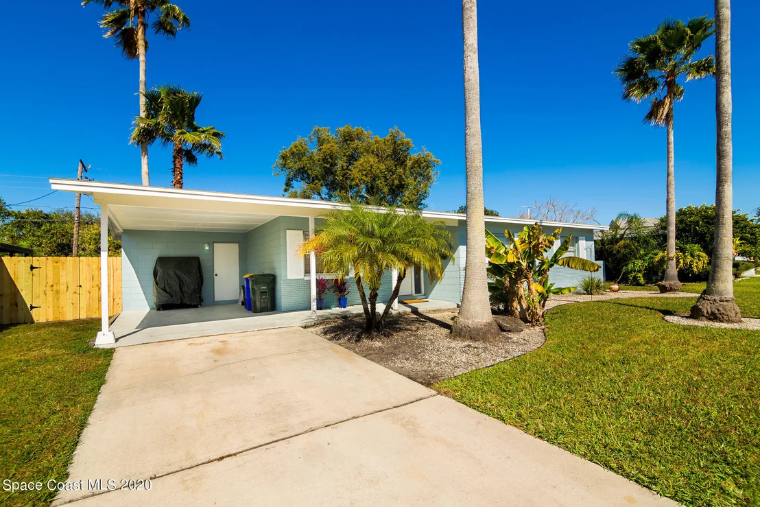 Photo of 1094 Madrid Road