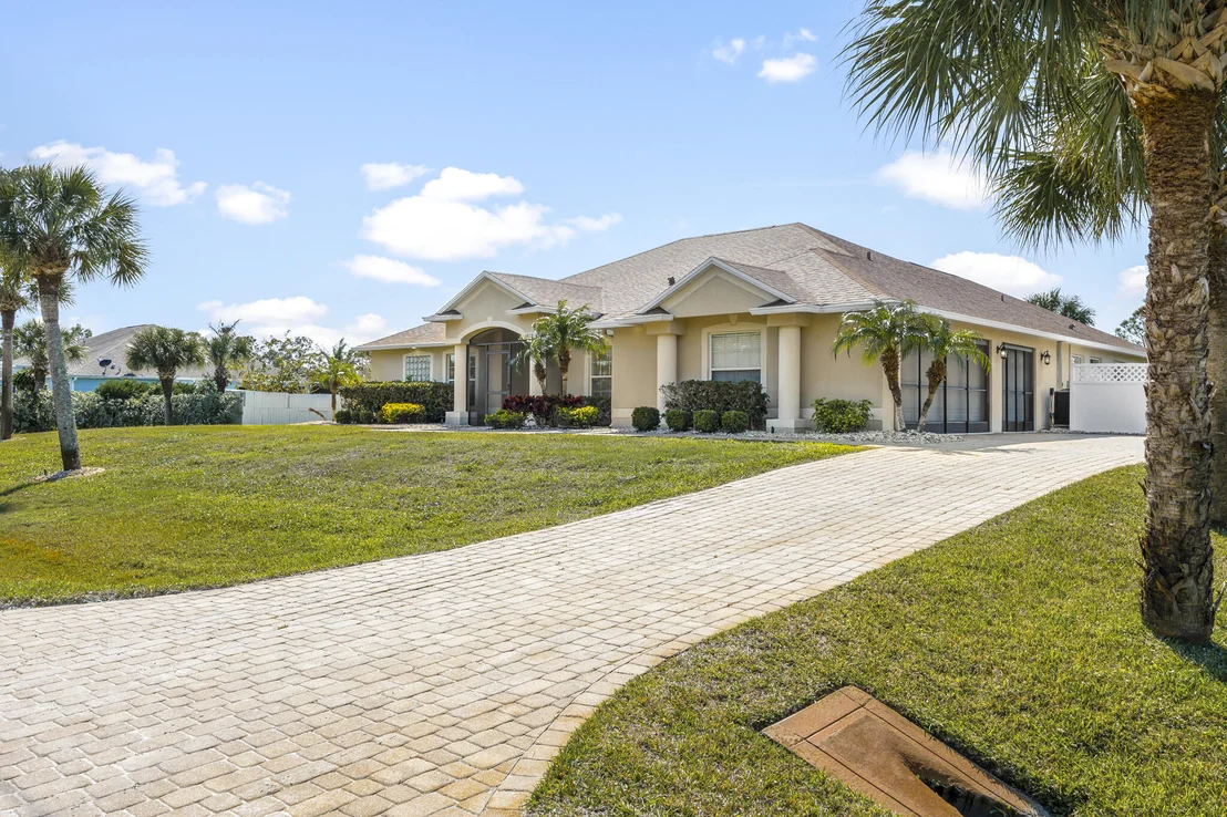 Photo of 5872 Goldrush Avenue