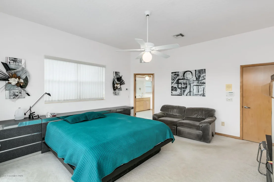 Photo of 582 Sanderling Drive