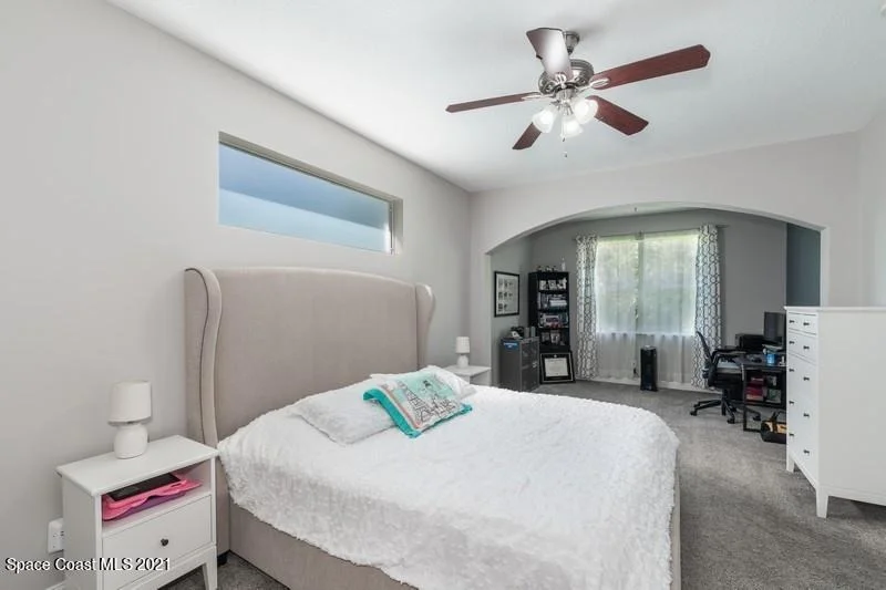 Photo of 276 SE Abernathy Circle