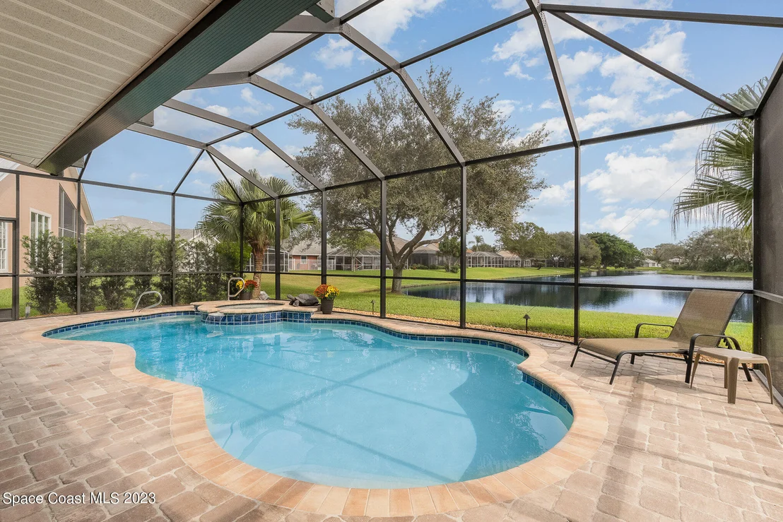 Photo of 321 Lake Victoria Circle