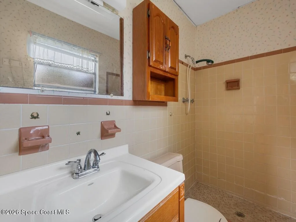 Photo of 1076 Madrid Road