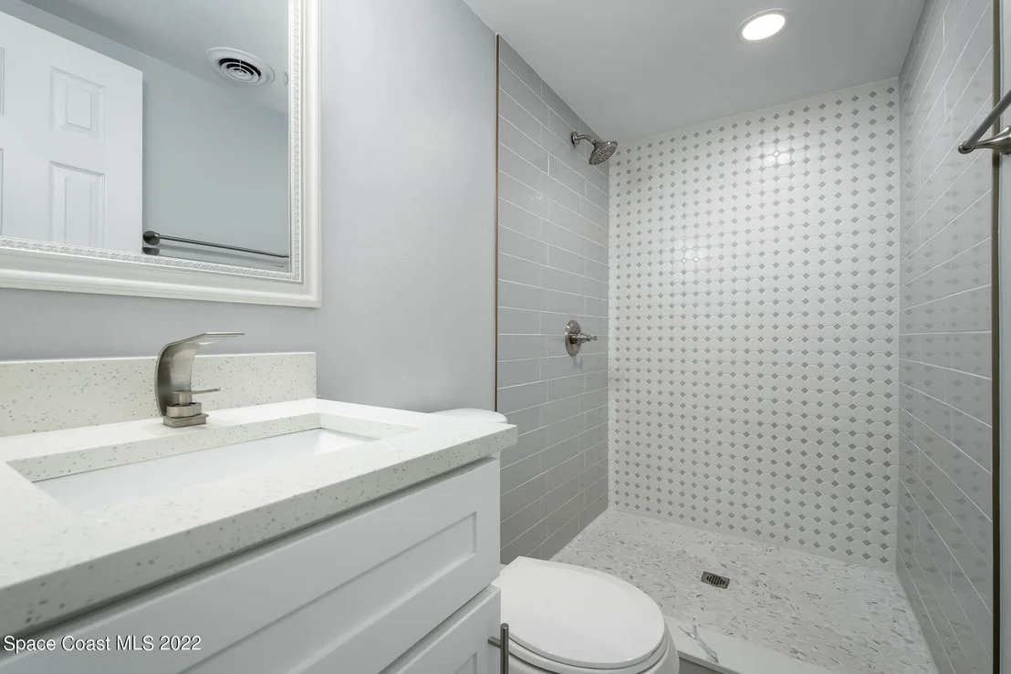 Photo of 33 Knollwood Drive