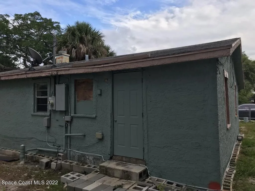 Photo of 348 Pomolo Street