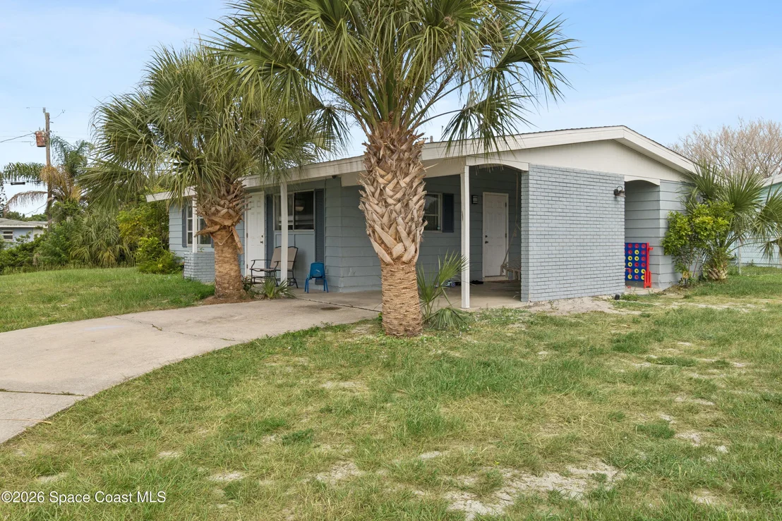 Photo of 784 Badger Drive NE