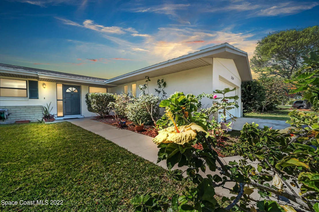 Photo of 329 Dorset Drive