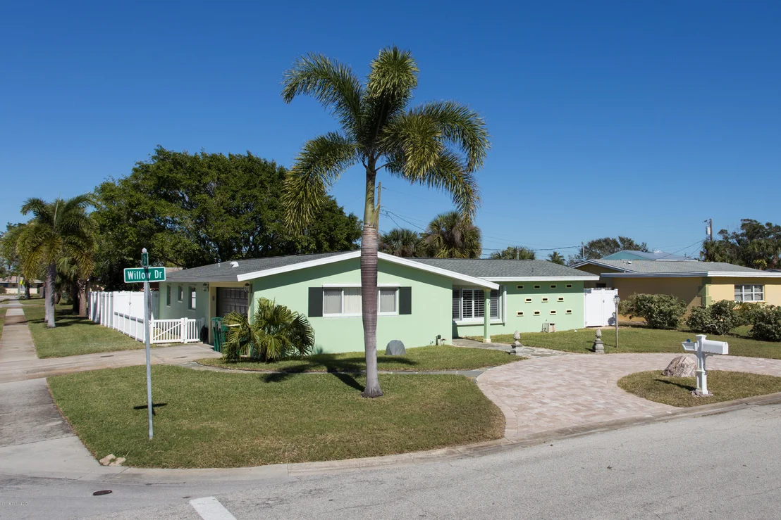Photo of 390 Willow Drive
