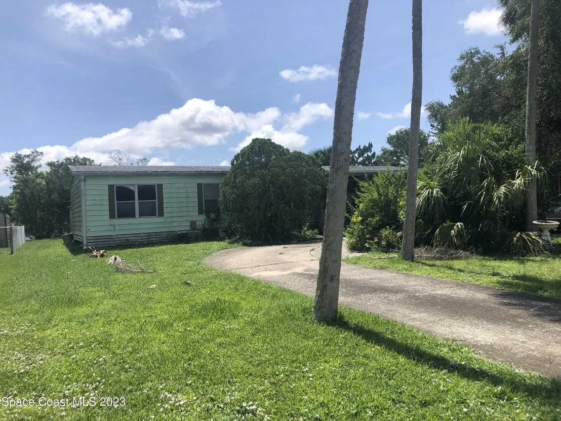 Photo of 340 Maplewood Boulevard