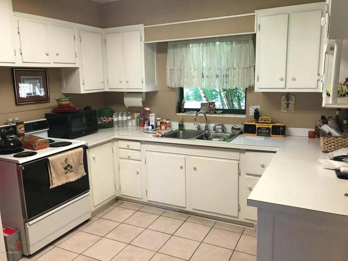 Photo of 445 Willow Lane