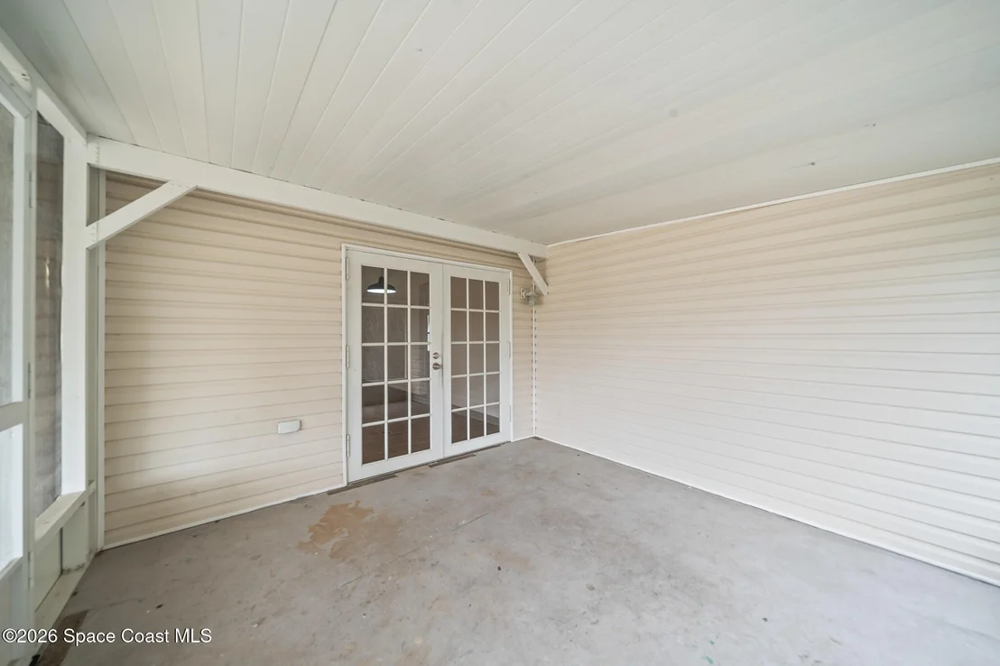 Photo of 935 Falcon Drive
