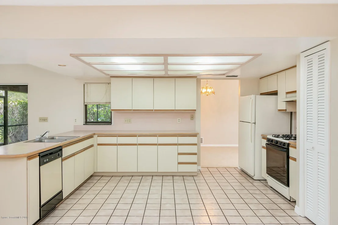 Photo of 2274 Woodlawn Circle