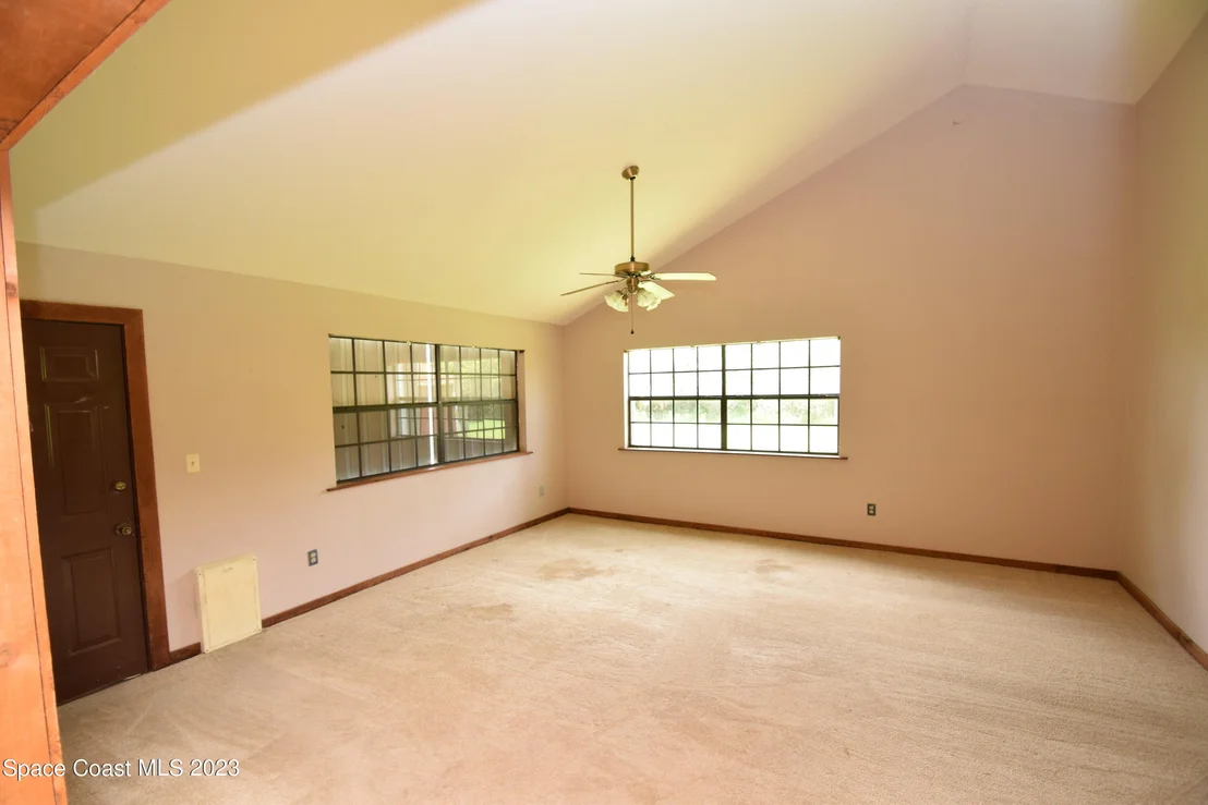 Photo of 2660 Weber Road