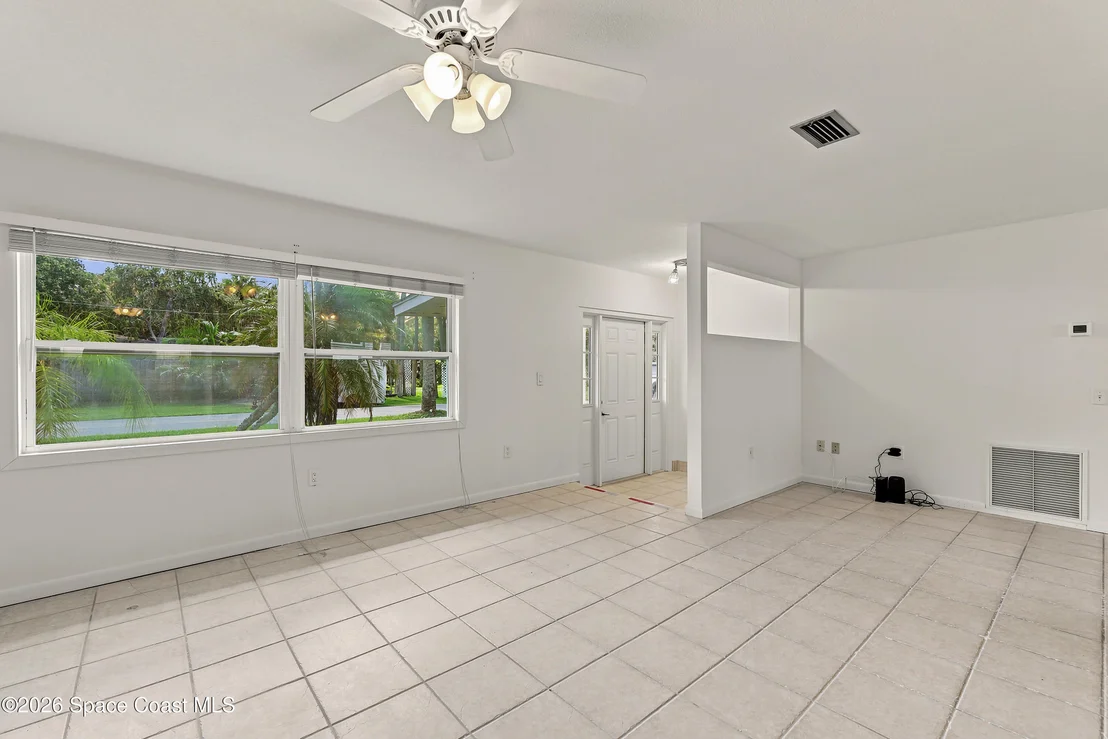 Photo of 215 Pelican Drive