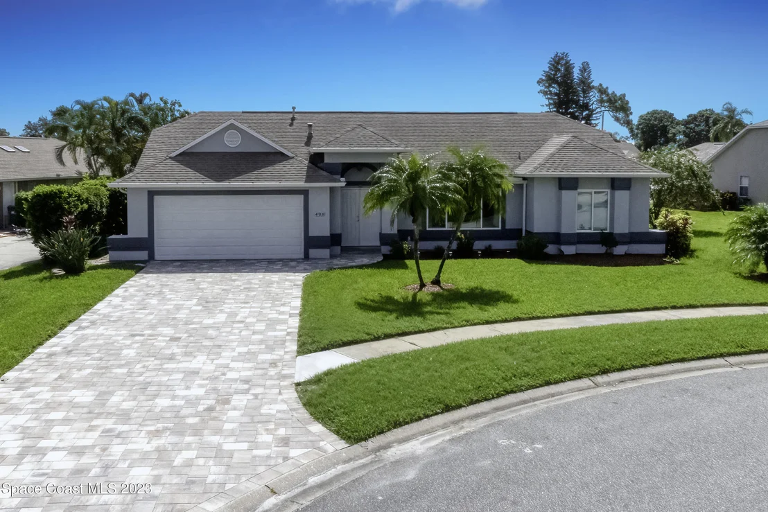 Photo of 498 Kimberly Drive