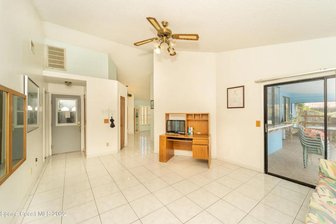 Photo of 5665 Graham Street
