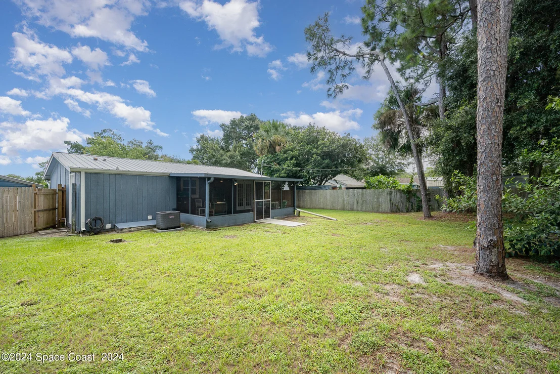 Photo of 6434 Cable Avenue
