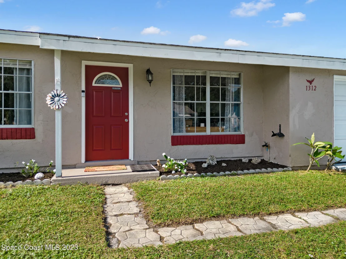 Photo of 1312 Ethel Circle NE
