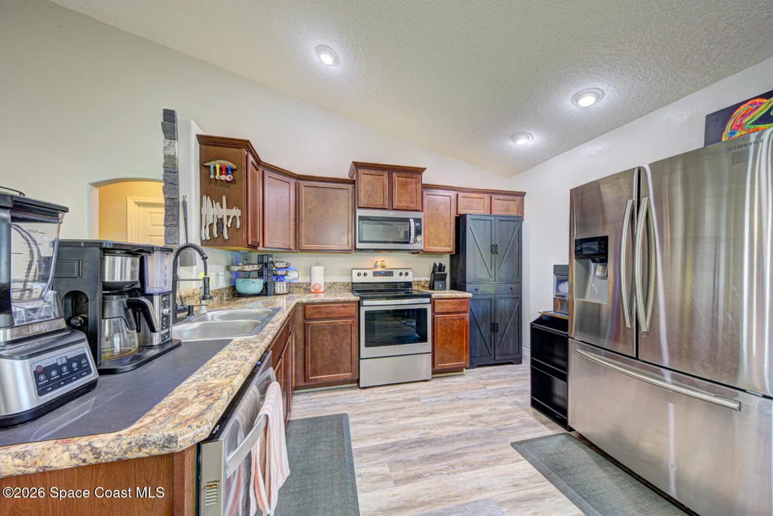 Photo of 6165 Adina Road