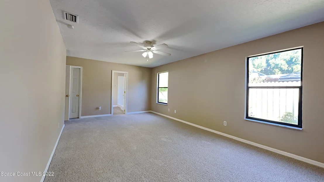 Photo of 526 Deerfield Drive