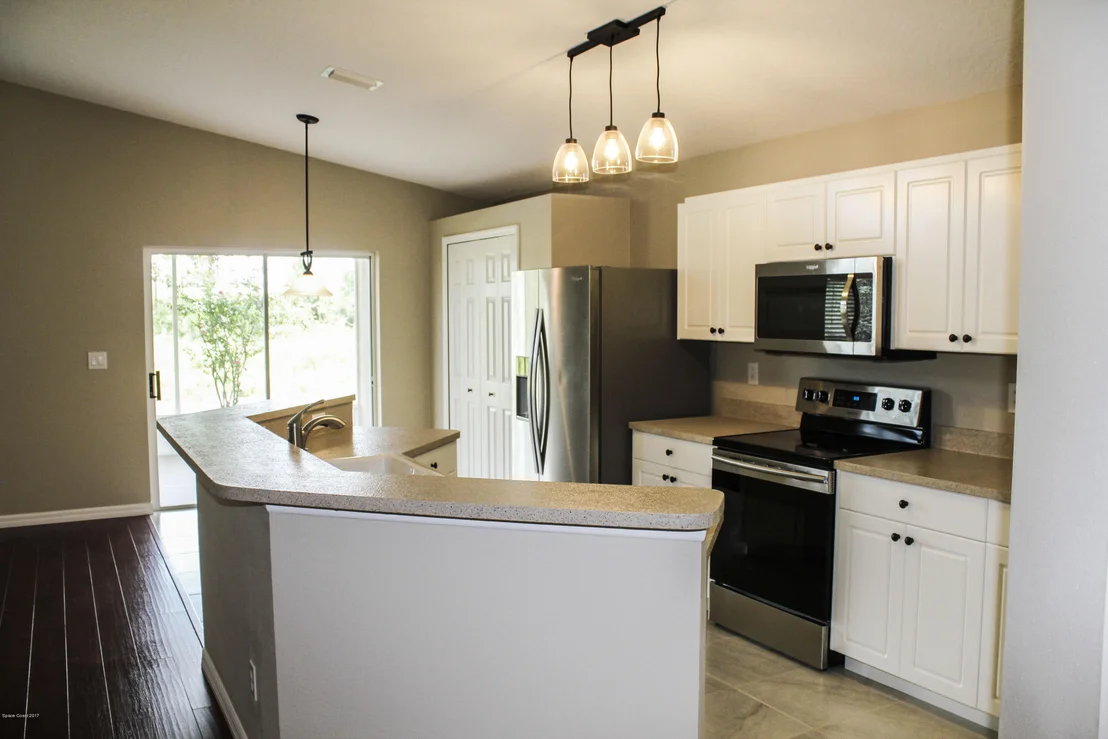 Photo of 881 Villa Drive