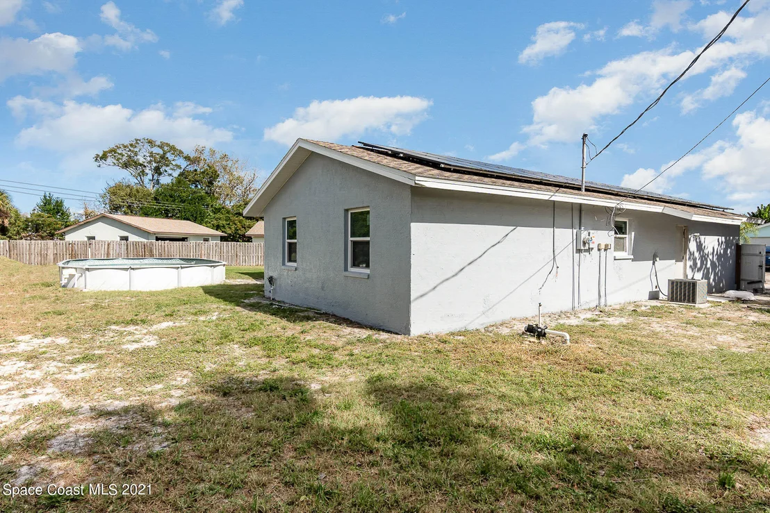 Photo of 646 Ford Circle W