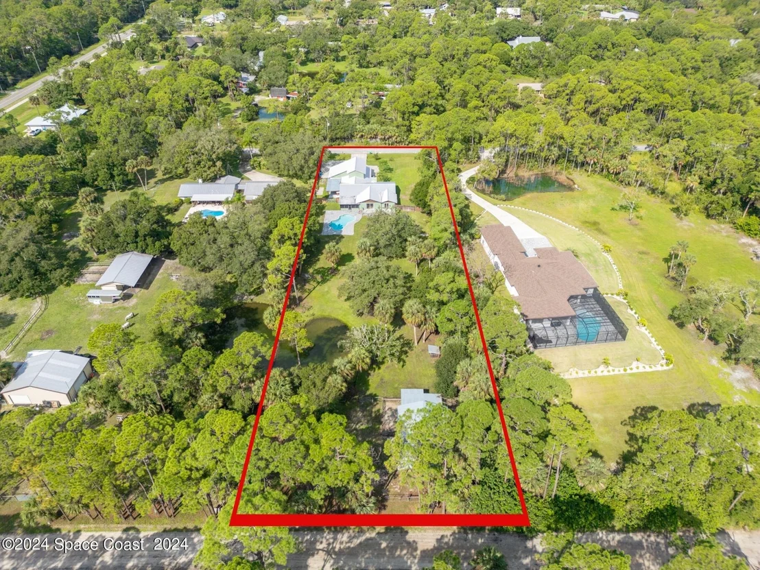 Photo of 3893 Burton Road