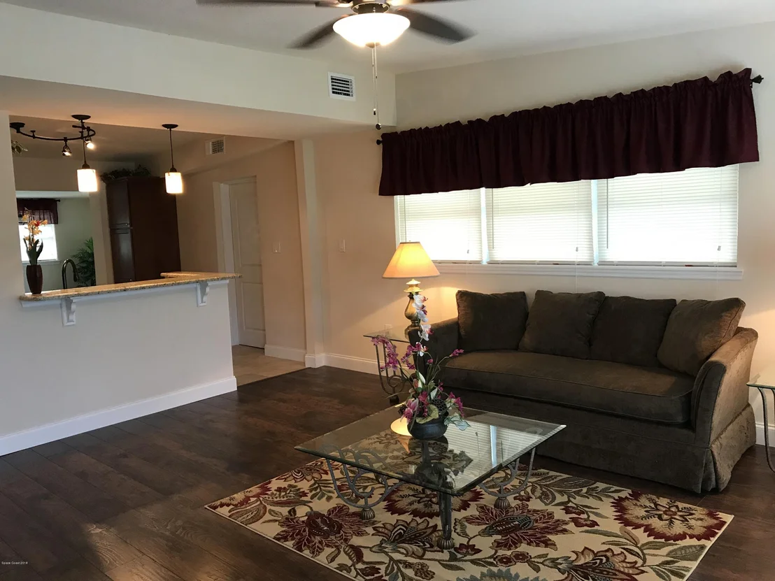 Photo of 321 Bossieux Boulevard