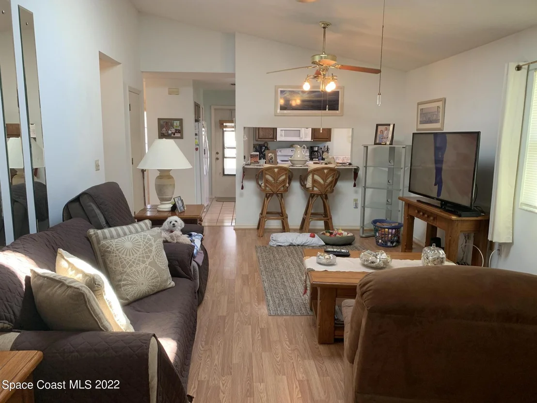 Photo of 4088 Twin Oaks Boulevard