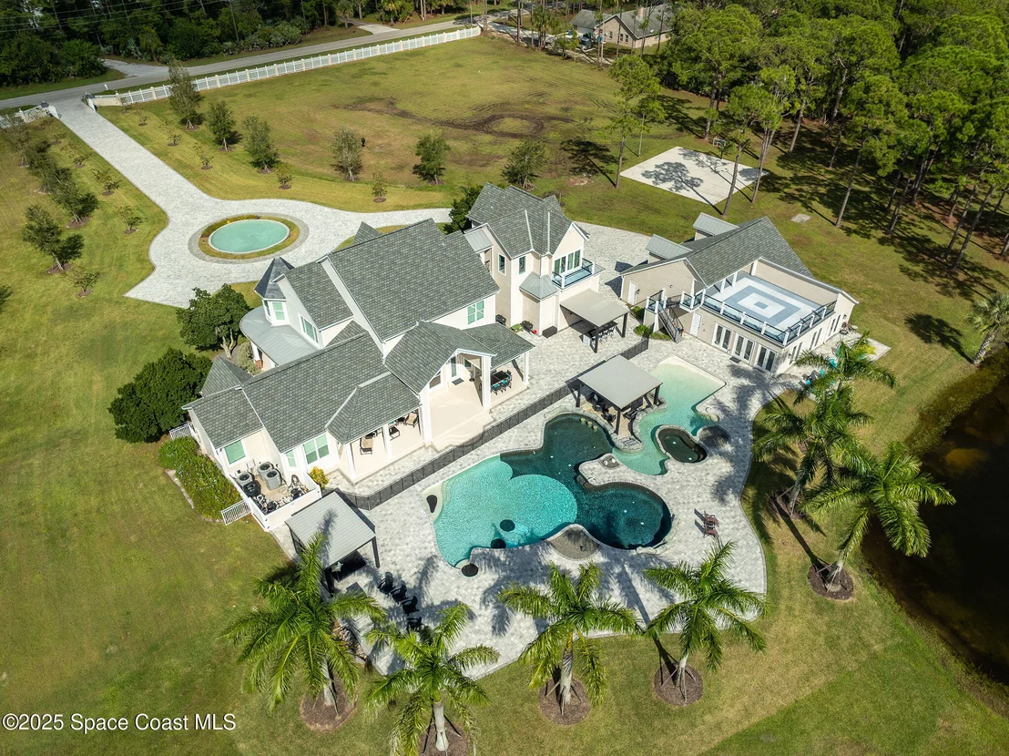 Photo of 4236 Hield Road NW