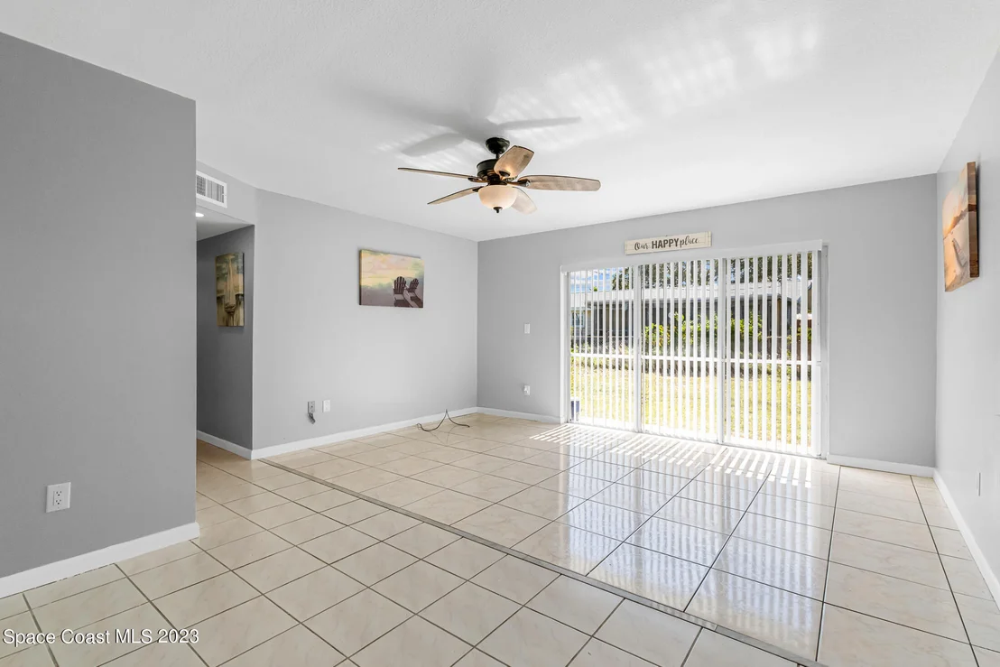 Photo of 948 Darwin Lane NE