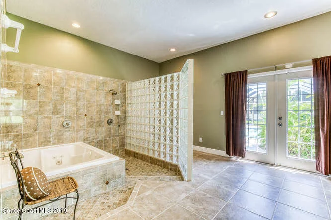 Photo of 2241 Royal Oaks Drive