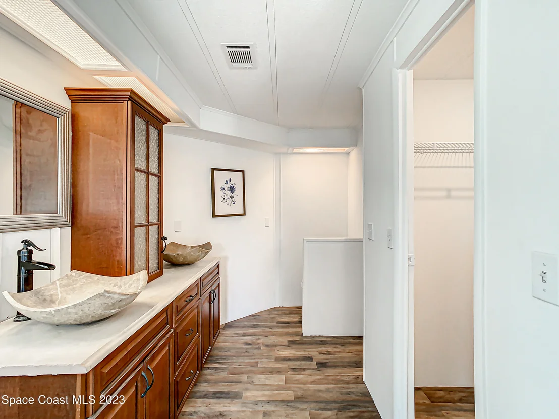 Photo of 534 Jennifer Circle