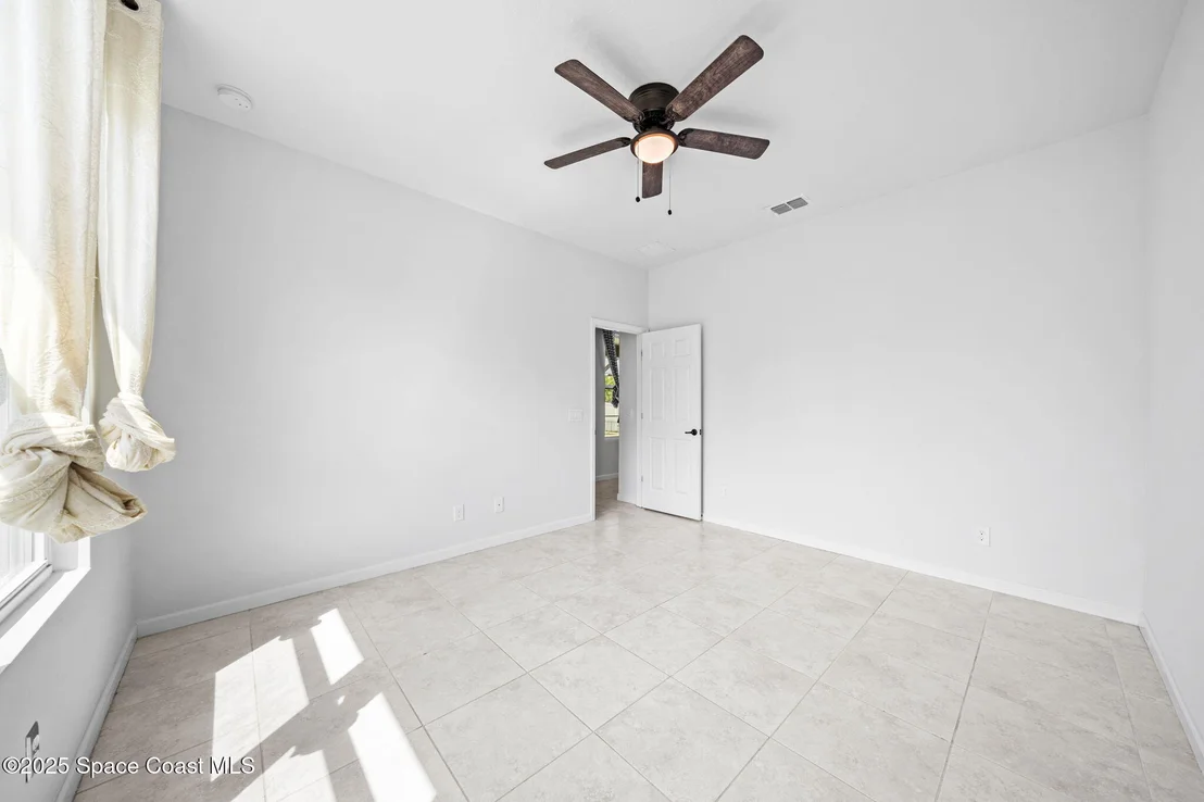 Photo of 539 Balcom Terrace SE