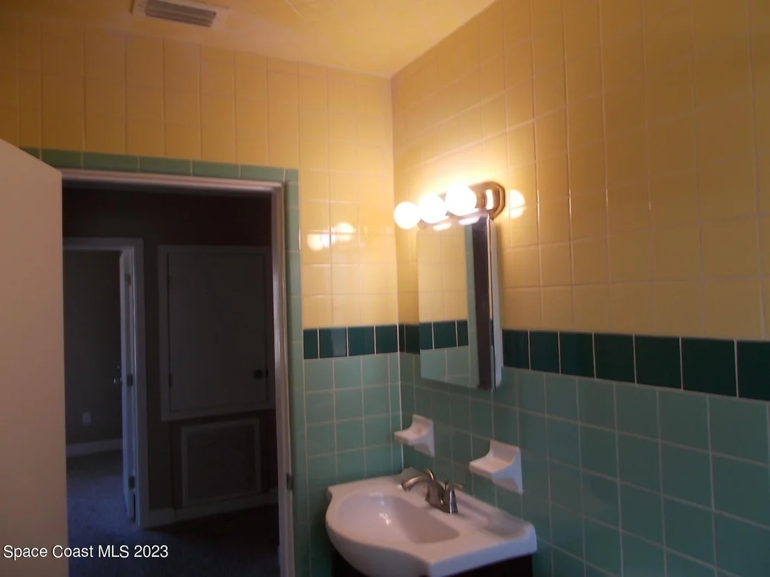 Photo of 3755 Lakeview Drive