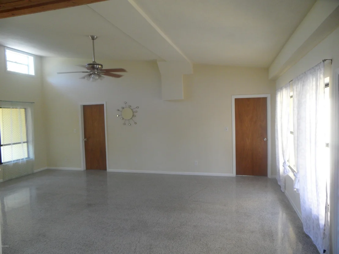 Photo of 311 Avenida De Paz
