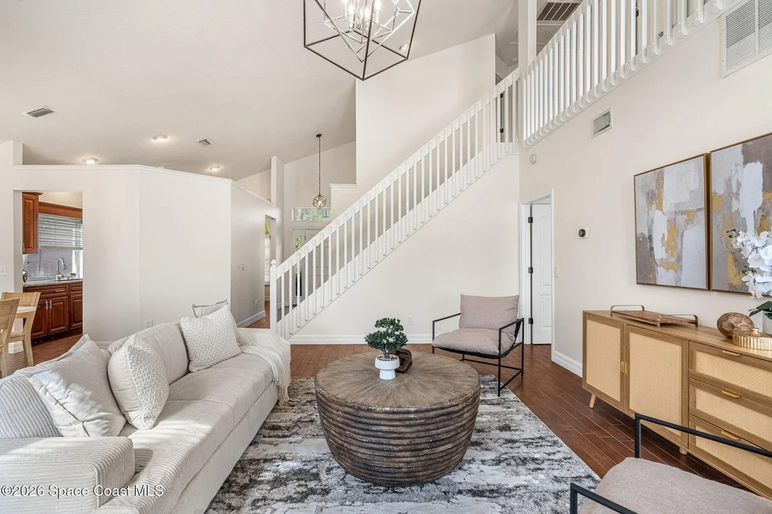 Photo of 619 Ashbury Avenue