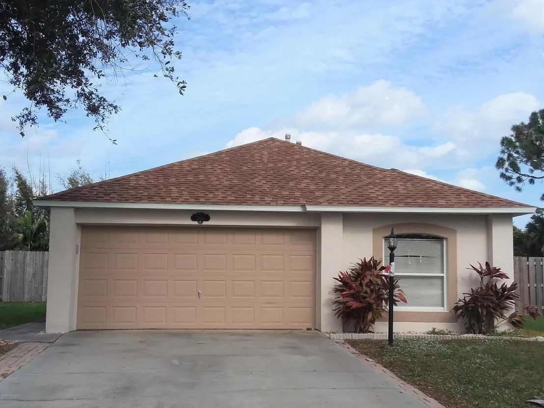 Photo of 2856 Maderia Circle