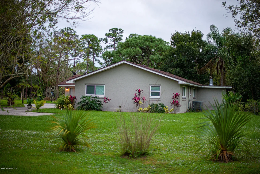 Photo of 3905 Lake Washington Road