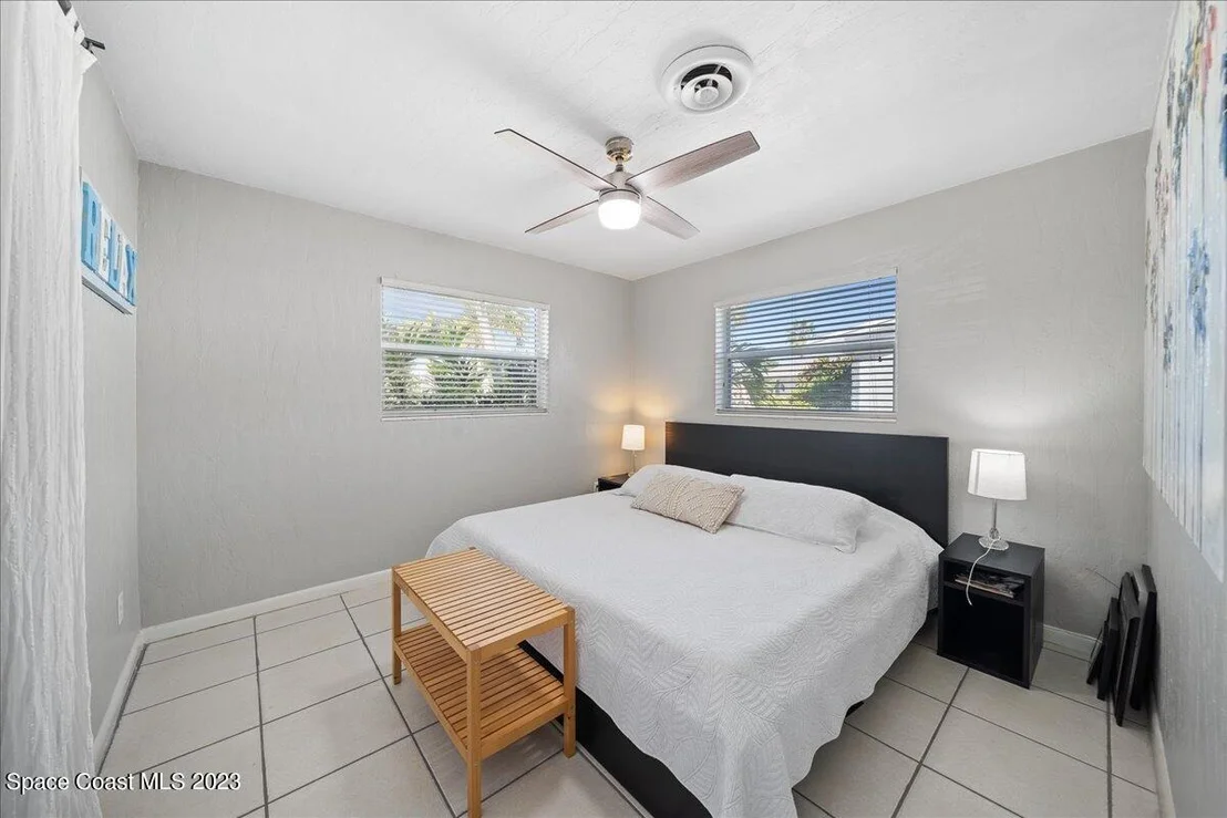 Photo of 615 N Robert Way