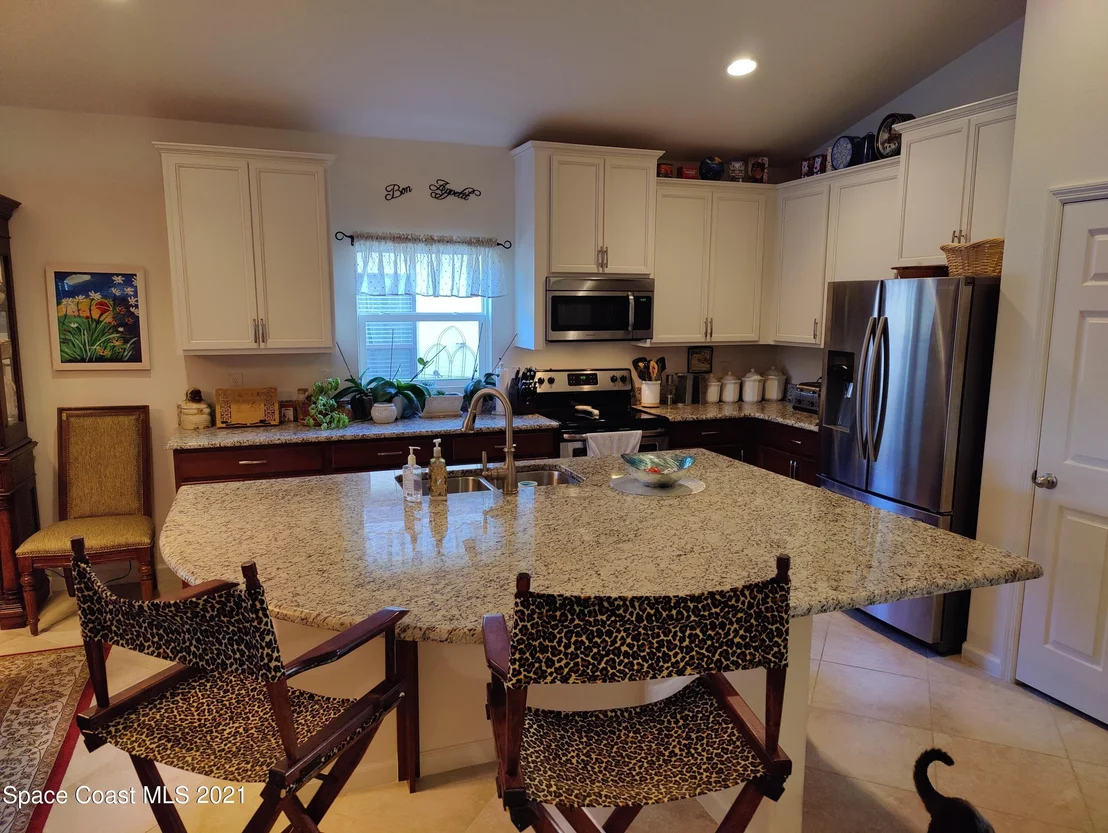 Photo of 571 Trymore Drive SE