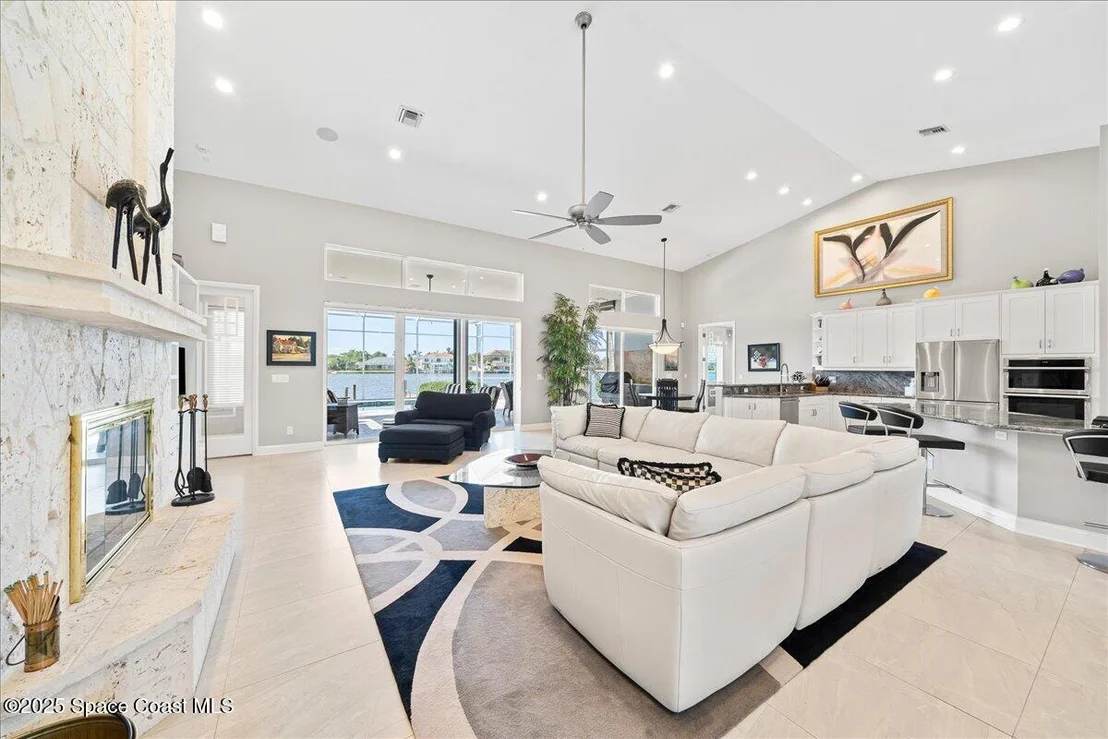 Photo of 110 W Bay Drive