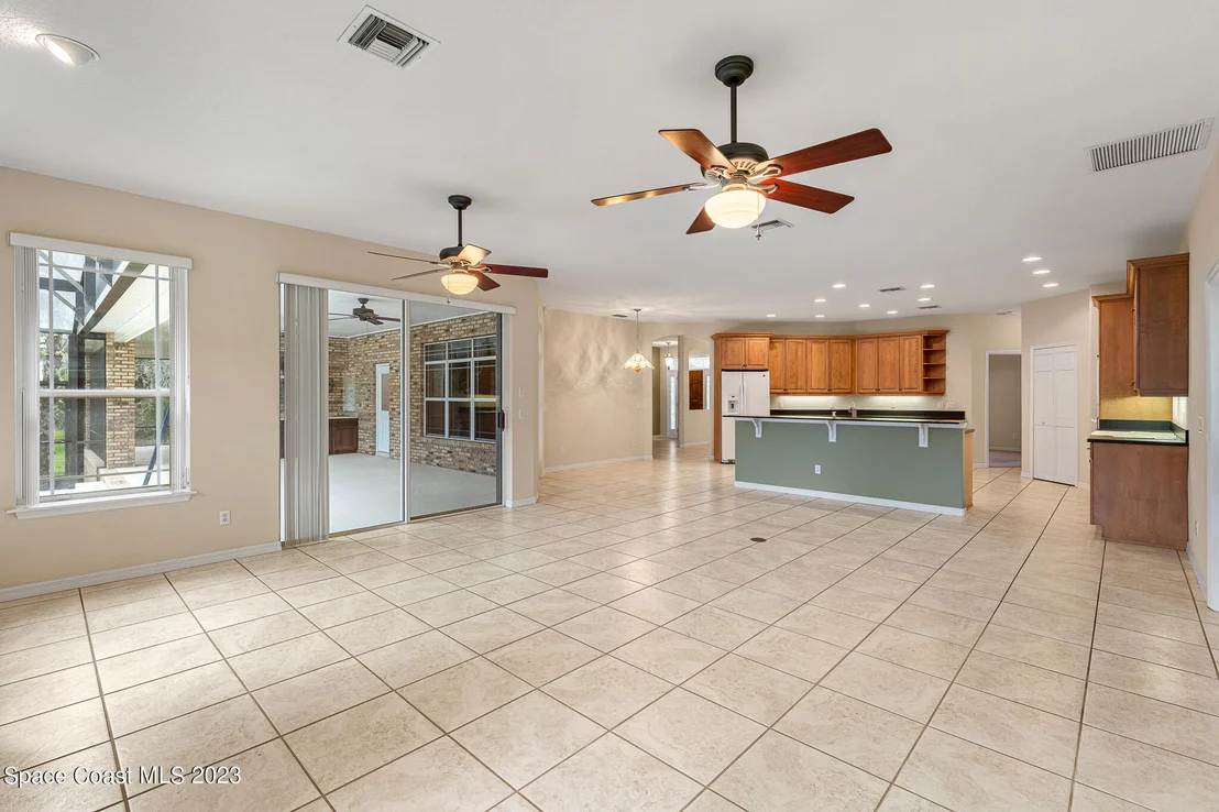Photo of 927 Iron Bend Trail