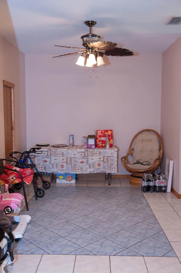 Photo of 5490 Pine Street