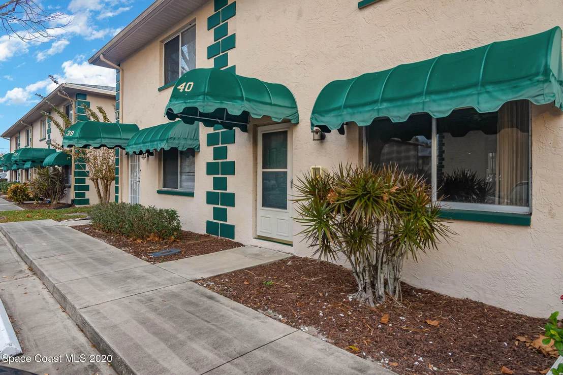 Photo of Unit 40 at 1882 Murrell Road