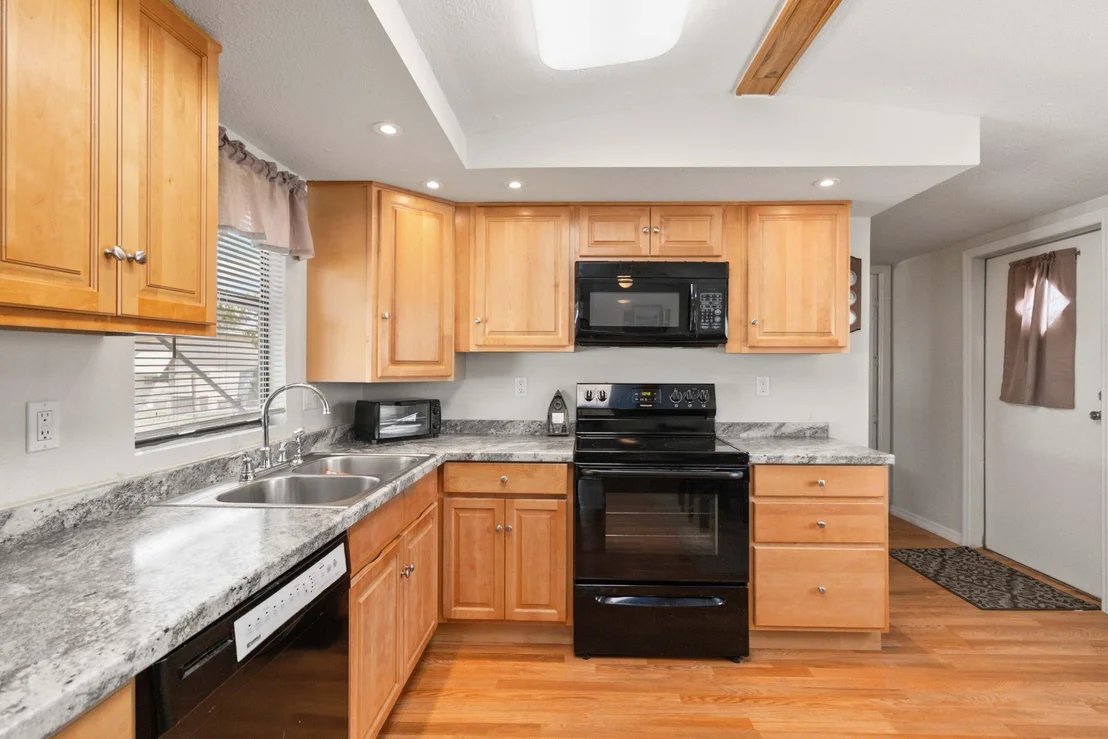 Photo of 2547 Chatham NE