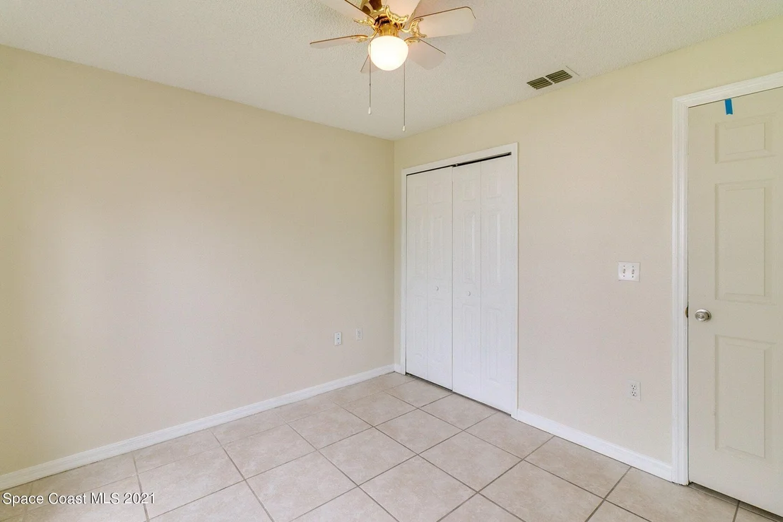 Photo of 1125 White Oak Circle
