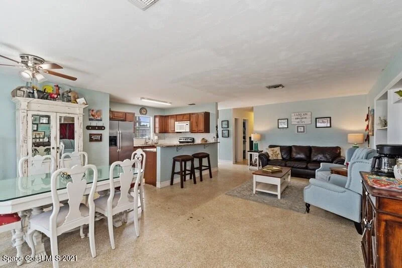 Photo of 805 Canada Street NE
